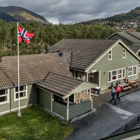 Forde Gjestehus Og Camping Førde Exterior foto