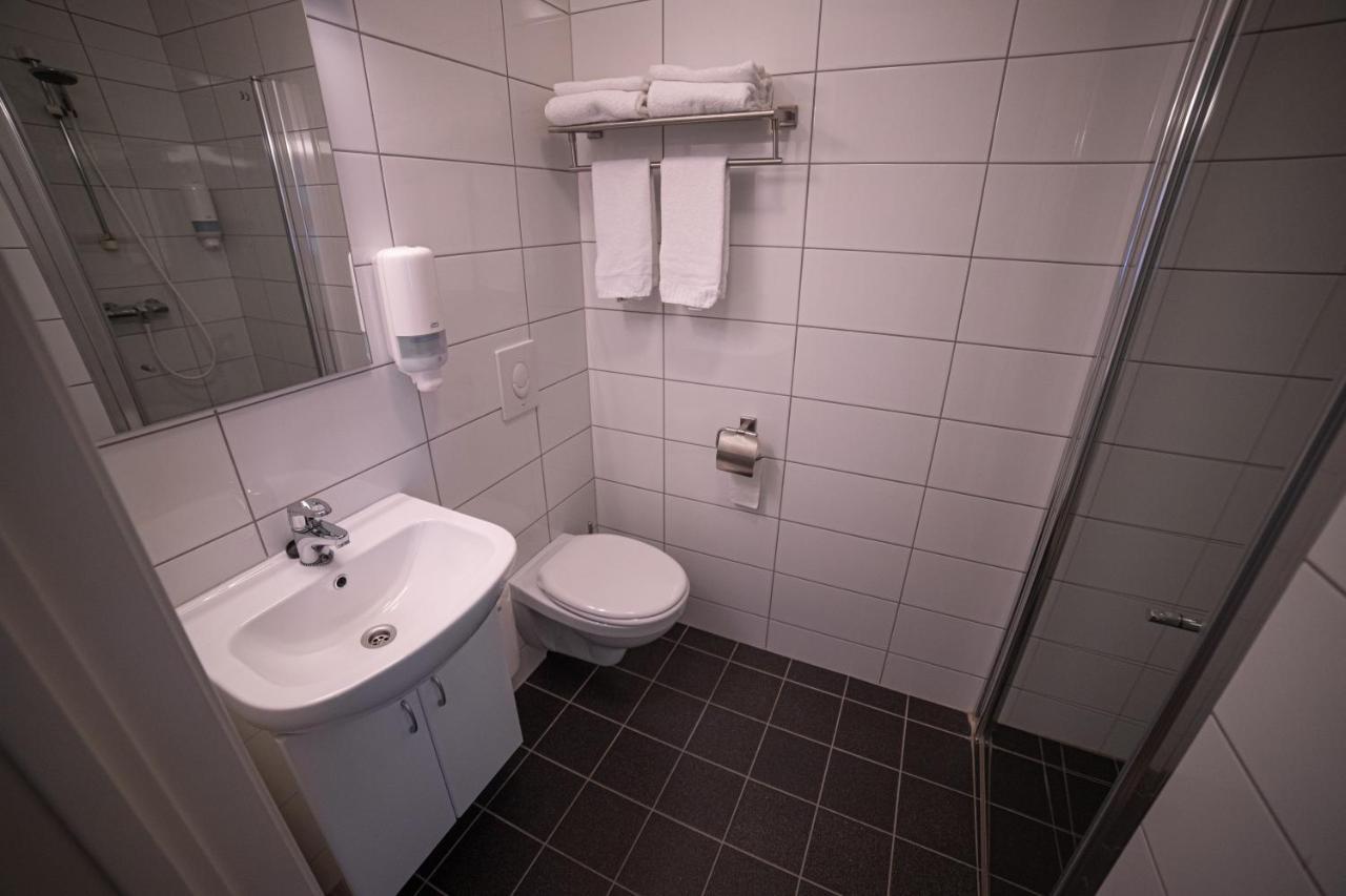 Forde Gjestehus Og Camping Førde Exterior foto