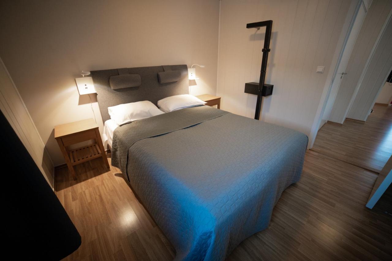 Forde Gjestehus Og Camping Førde Exterior foto