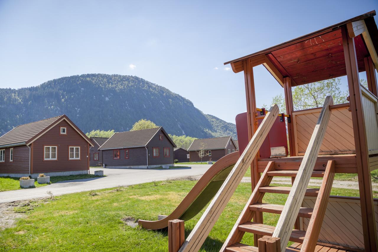 Forde Gjestehus Og Camping Førde Exterior foto