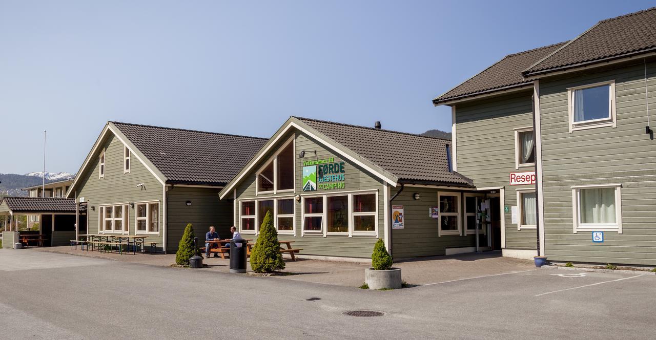 Forde Gjestehus Og Camping Førde Exterior foto