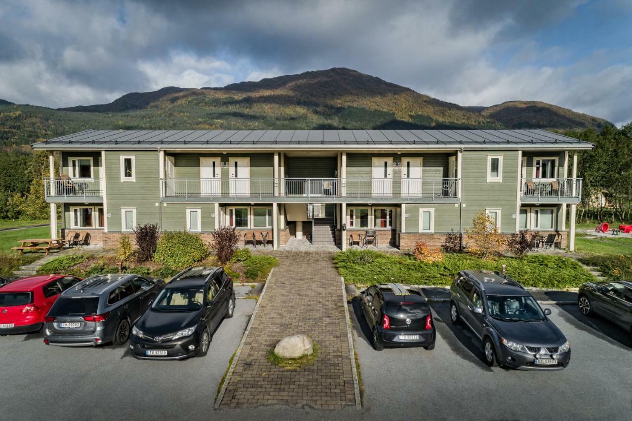 Forde Gjestehus Og Camping Førde Exterior foto
