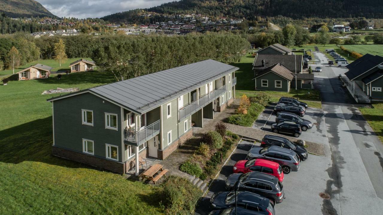 Forde Gjestehus Og Camping Førde Exterior foto