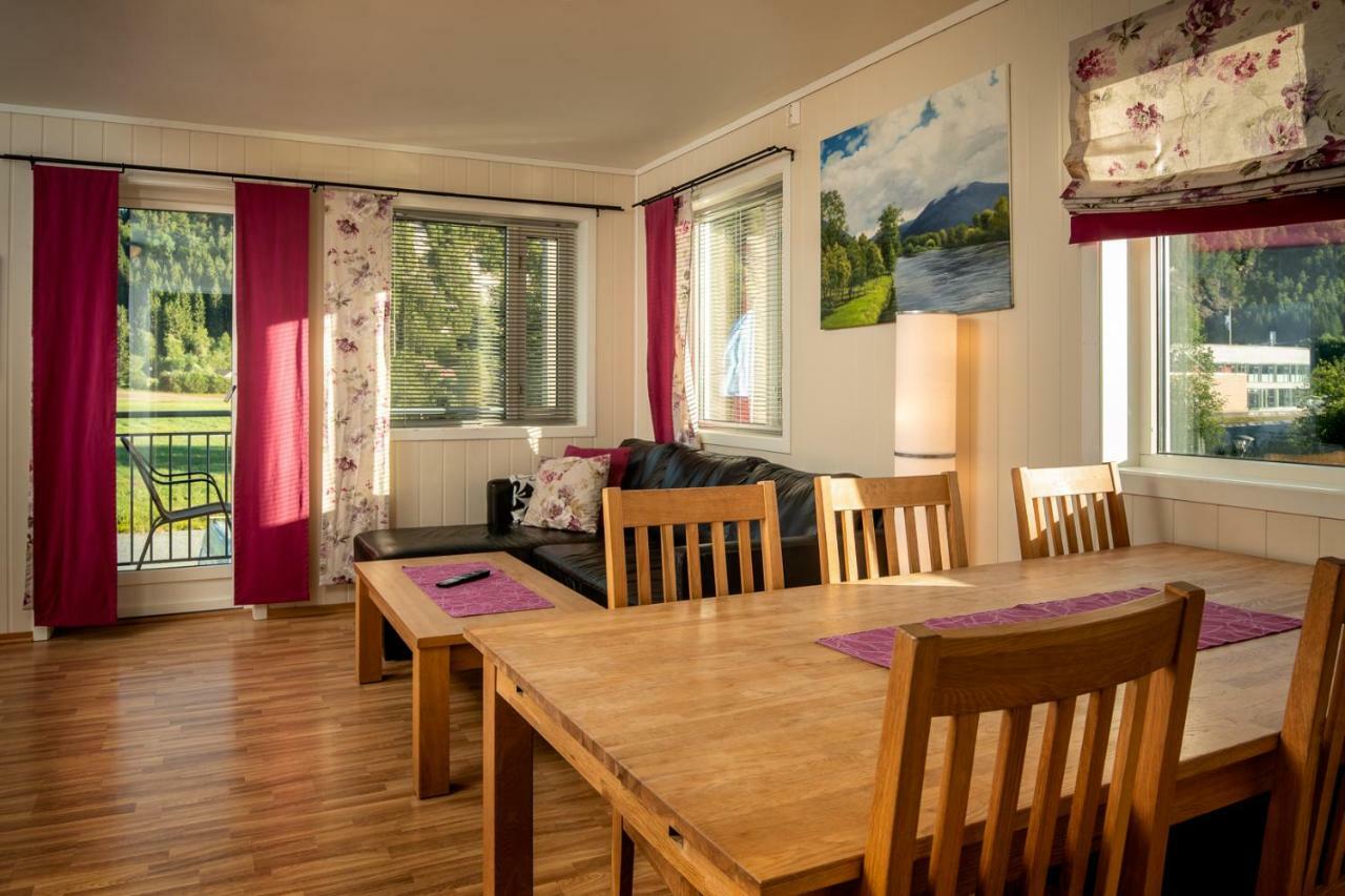 Forde Gjestehus Og Camping Førde Exterior foto